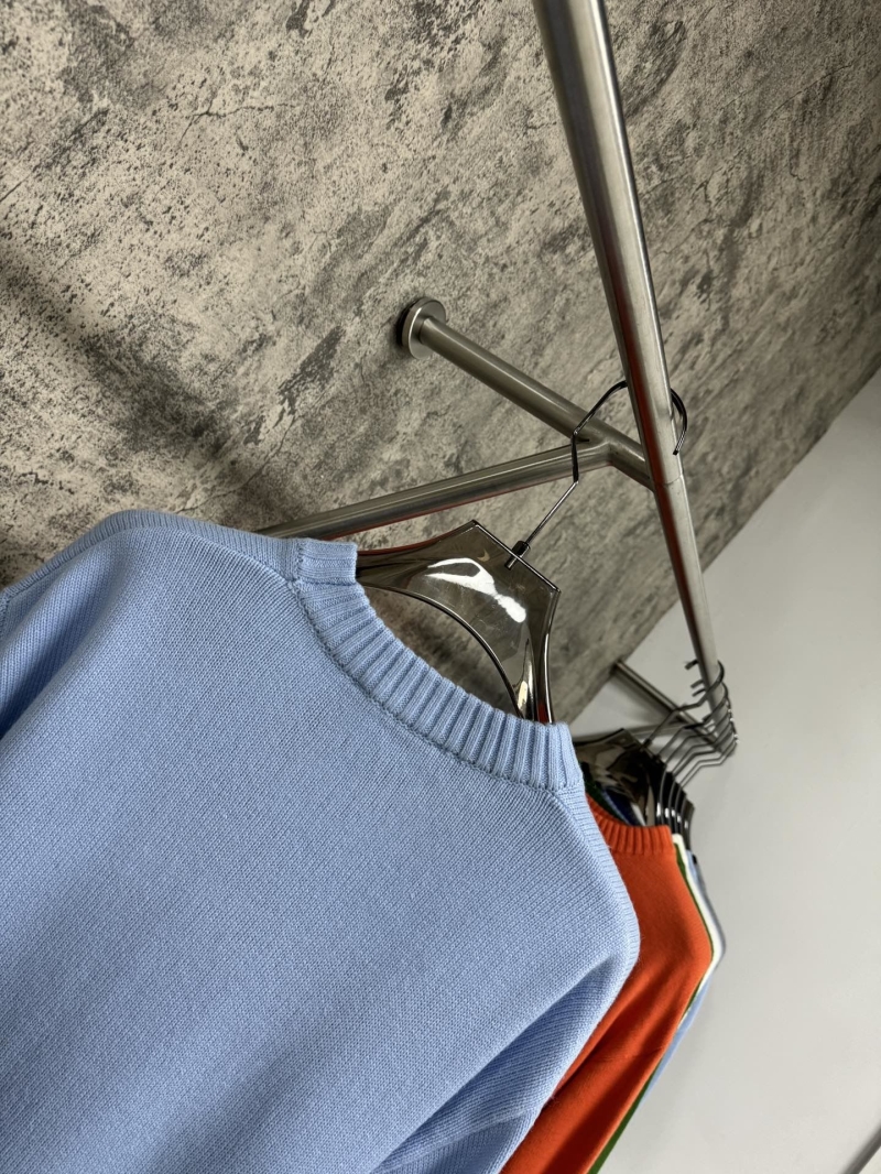 Pra*a sweater